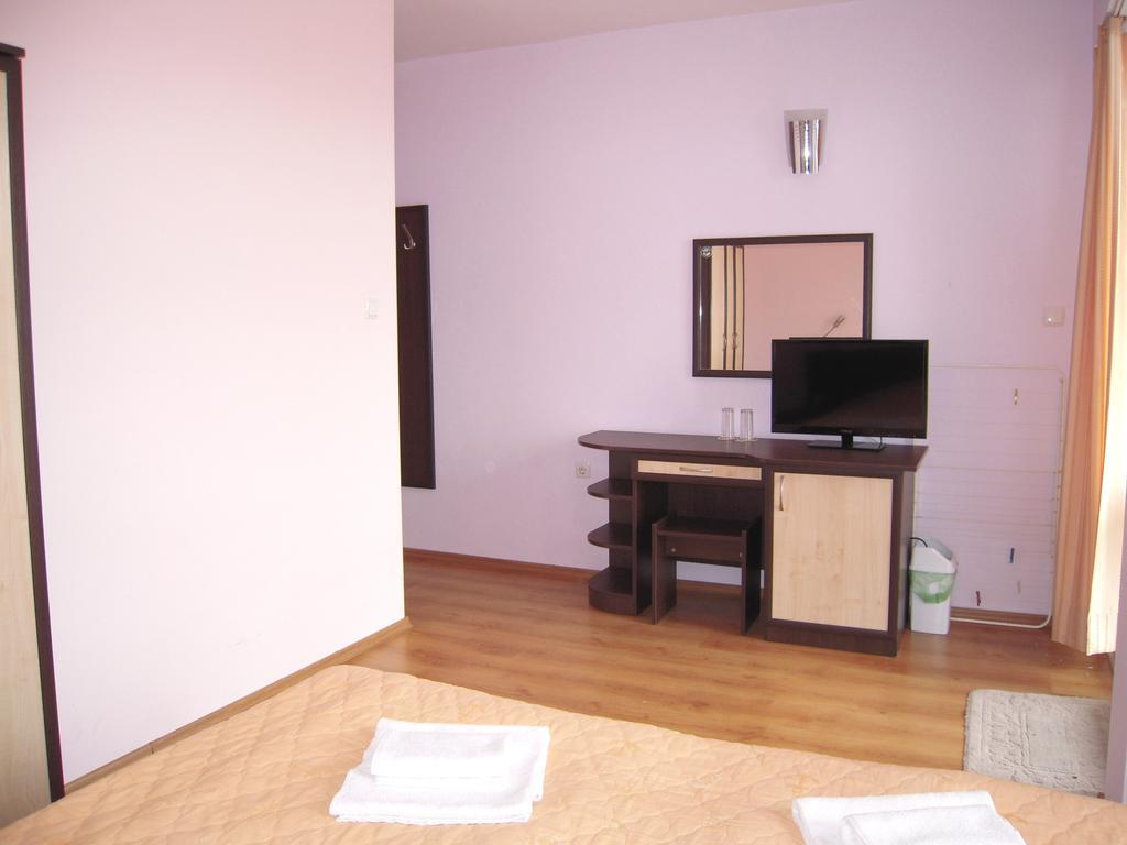 Bona Dea Club Hotel Święty Włas Pokój zdjęcie