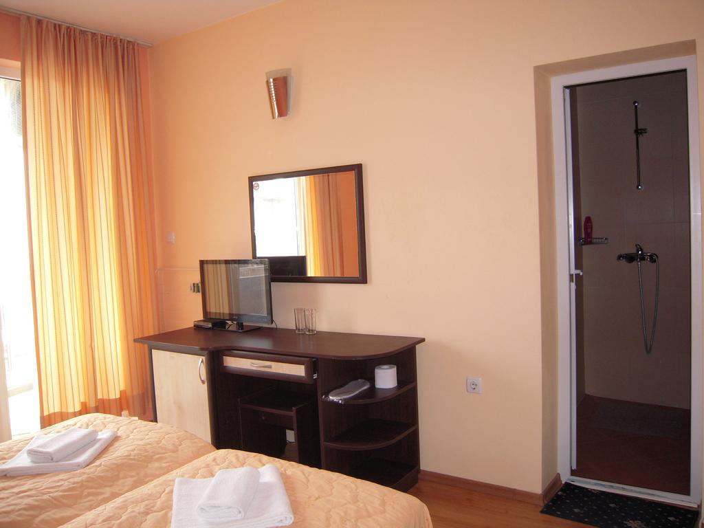 Bona Dea Club Hotel Święty Włas Pokój zdjęcie